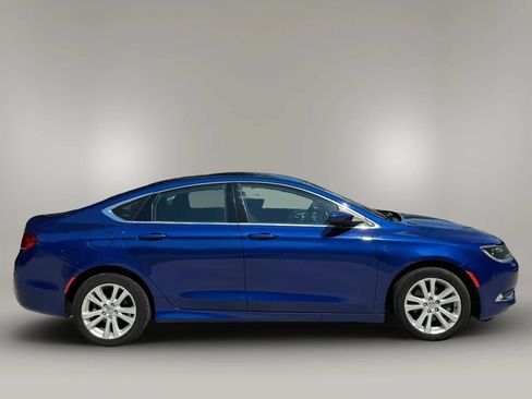 Used 2016 Chrysler 200 Limited FWD image 3