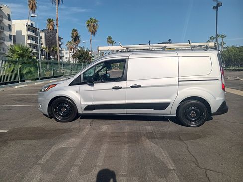 Used 2021 Ford Transit Connect XLT FWD image 5