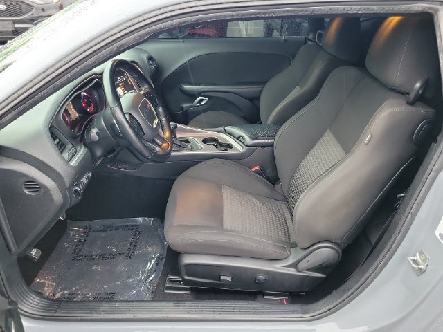Used 2022 Dodge Challenger R/T w/ Driver Convenience Group RWD image 9