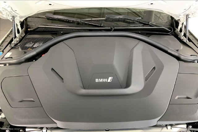 New 2026 BMW i4 eDrive40 w/ Parking Assistance Package RWD image 11