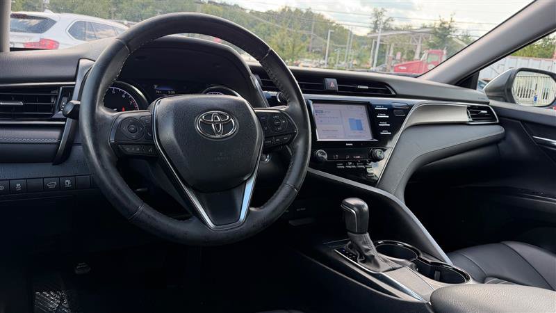 Used 2020 Toyota Camry SE w/ Convenience Package FWD image 24
