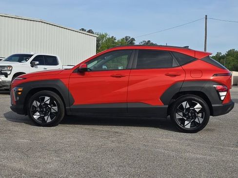 Used 2025 Hyundai Kona SEL image 2