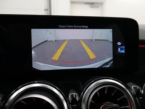 Used 2022 Mercedes-Benz GLB 35 AMG 4MATIC image 17
