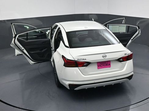 Used 2023 Nissan Altima 2.5 SV image 21
