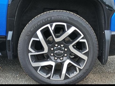 Used 2025 Chevrolet Silverado EV RST AWD/4WD image 11
