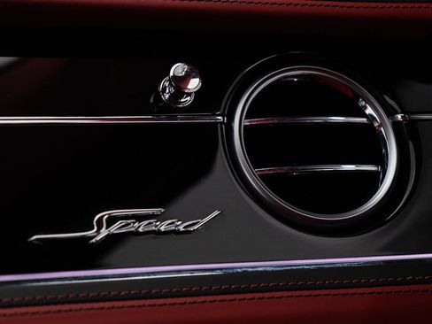 Used 2025 Bentley Flying Spur Plug-In Hybrid AWD/4WD image 42