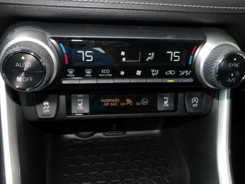 Used 2022 Toyota RAV4 XLE w/ Convenience Package image 30