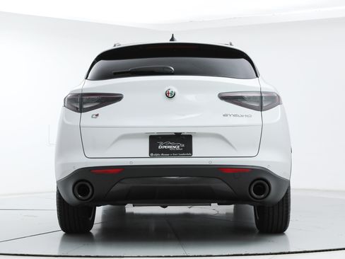New 2025 Alfa Romeo Stelvio Sprint w/ Convenience Package AWD/4WD image 4