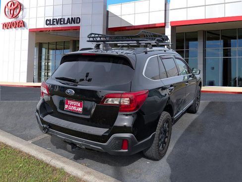 Used 2018 Subaru Outback 3.6R Touring w/ Popular Package #3 AWD/4WD image 7