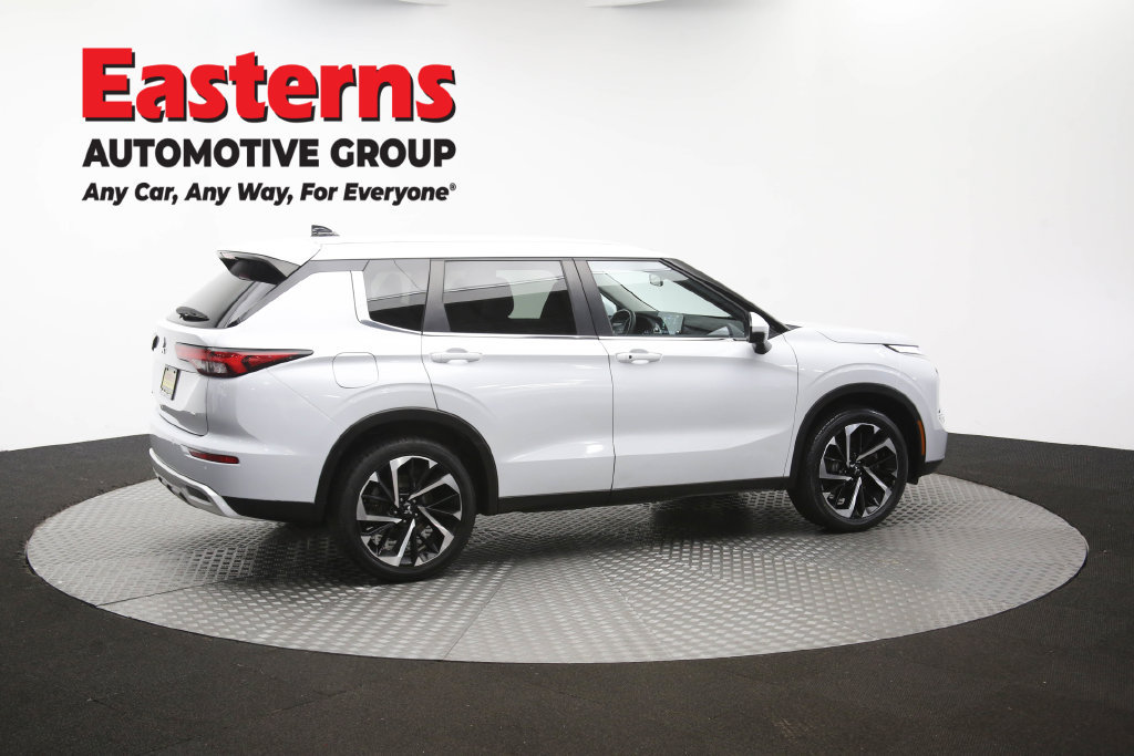 Used 2024 Mitsubishi Outlander SE AWD/4WD image 45