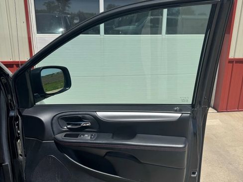 Used 2019 Dodge Grand Caravan GT image 16