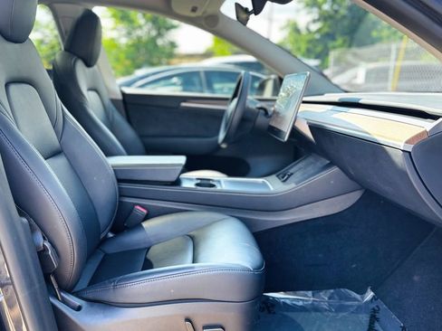 Used 2024 Tesla Model Y Long Range RWD image 40