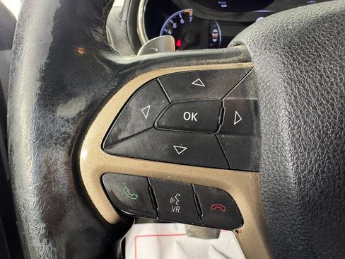 Used 2014 Jeep Grand Cherokee Overland AWD/4WD image 15
