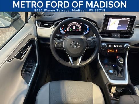 Used 2021 Toyota RAV4 Limited image 13