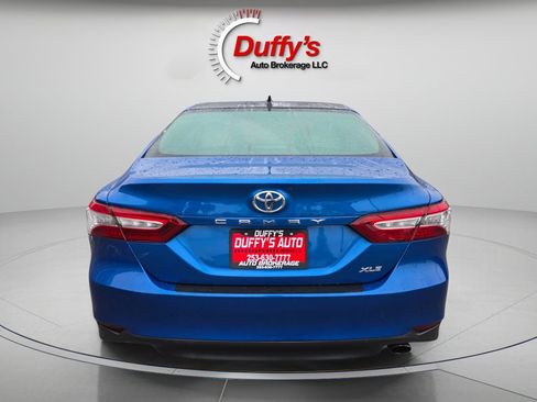 Used 2019 Toyota Camry XLE w/ Navigation Package FWD image 20