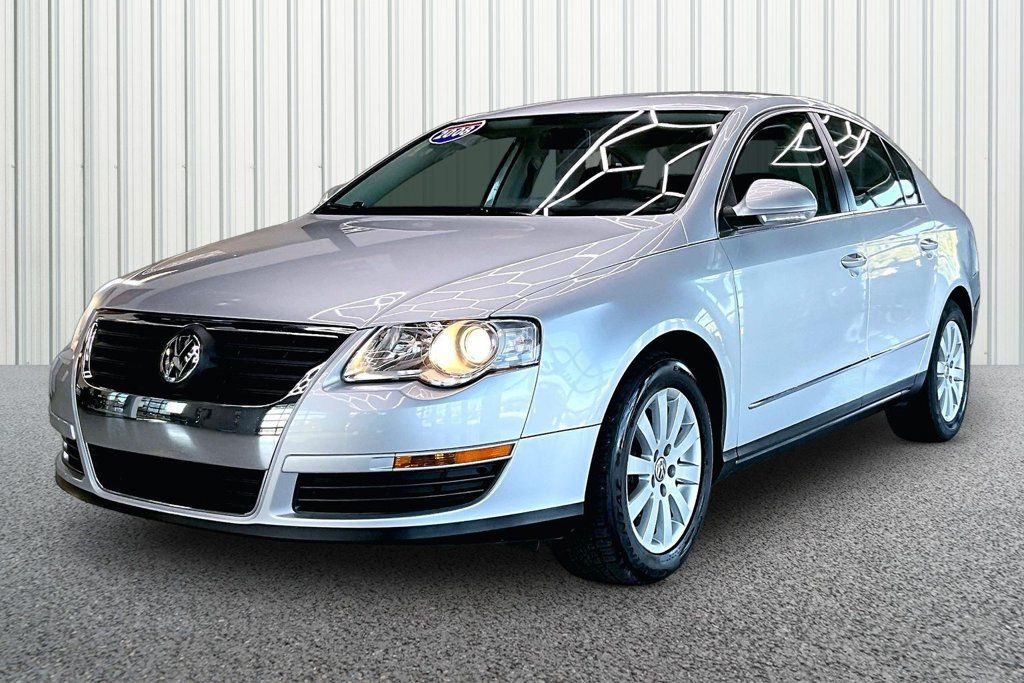 Used 2008 Volkswagen Passat 2.0T FWD image 3