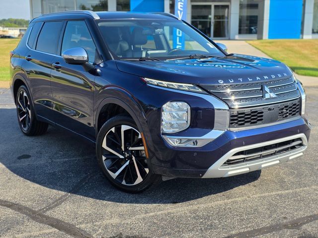 Used 2022 Mitsubishi Outlander SEL AWD/4WD image 2