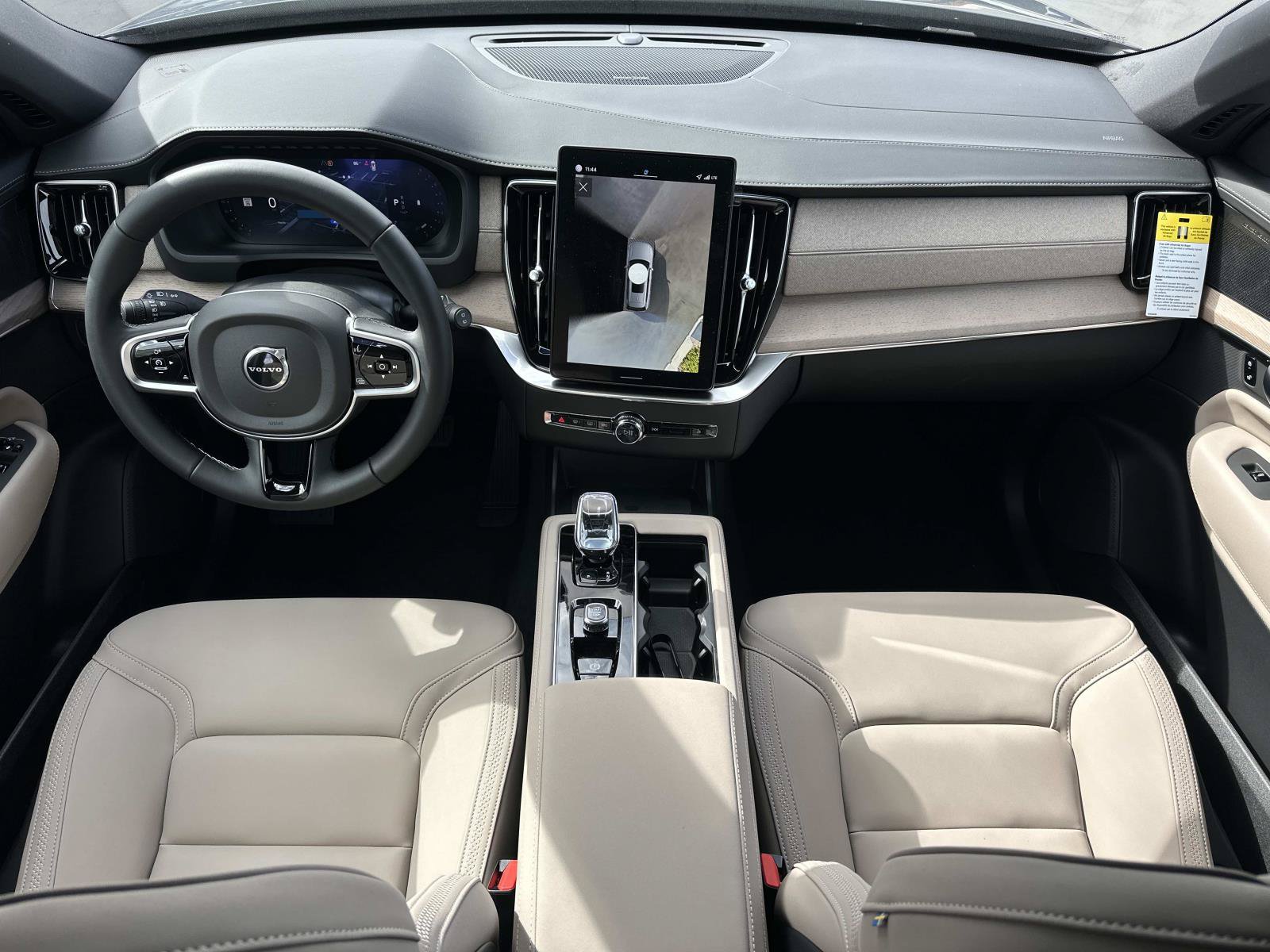 Used 2026 Volvo XC90 B6 Plus w/ Protection Package Premier AWD/4WD image 7