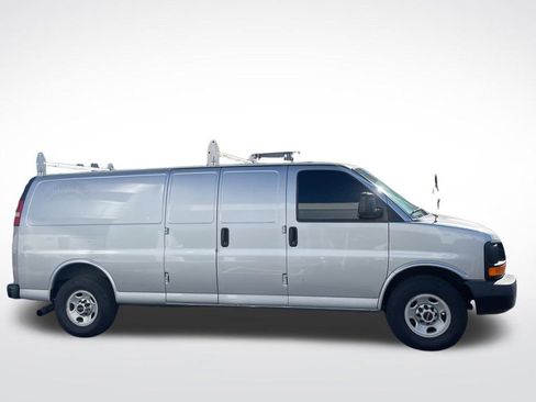 Used 2016 GMC Savana 2500 Extended image 4