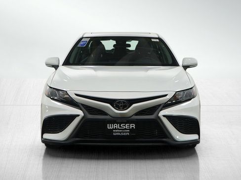 Used 2021 Toyota Camry SE w/ Cold Weather Package image 8