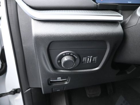 New 2025 Jeep Grand Cherokee L Laredo image 14