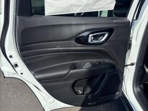 New 2026 Jeep Compass Limited image 38