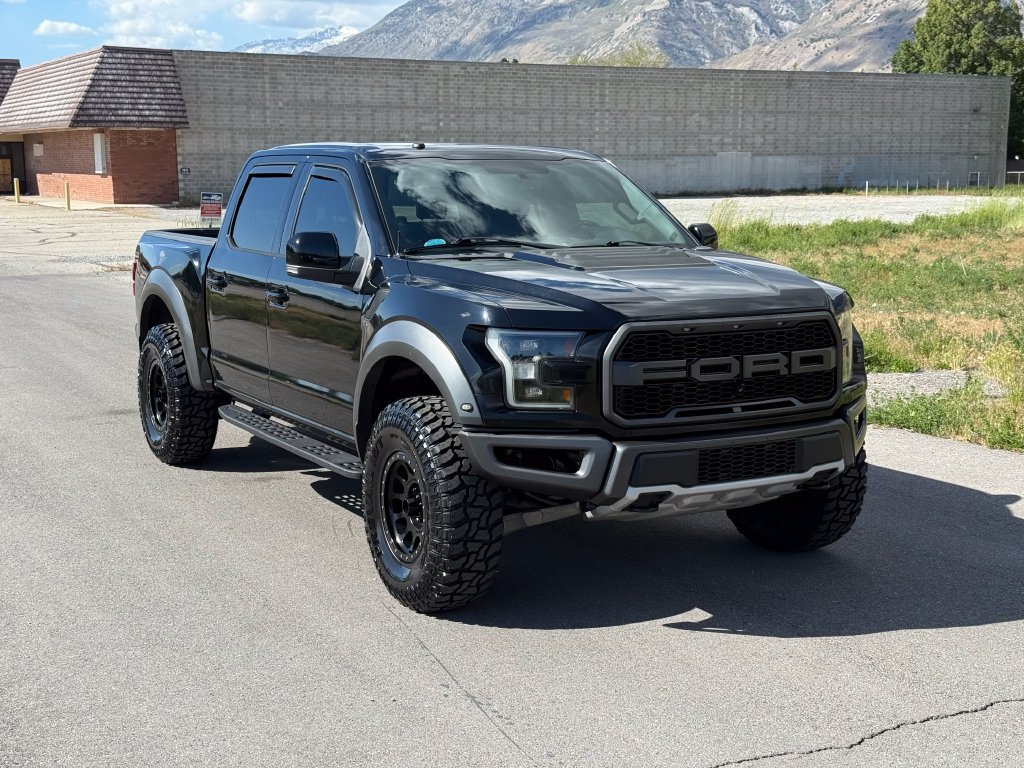 Used 2018 Ford F150 Raptor w/ Equipment Group 802A Luxury AWD/4WD image 2