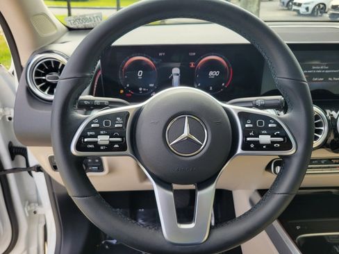 Used 2022 Mercedes-Benz GLB 250 image 17