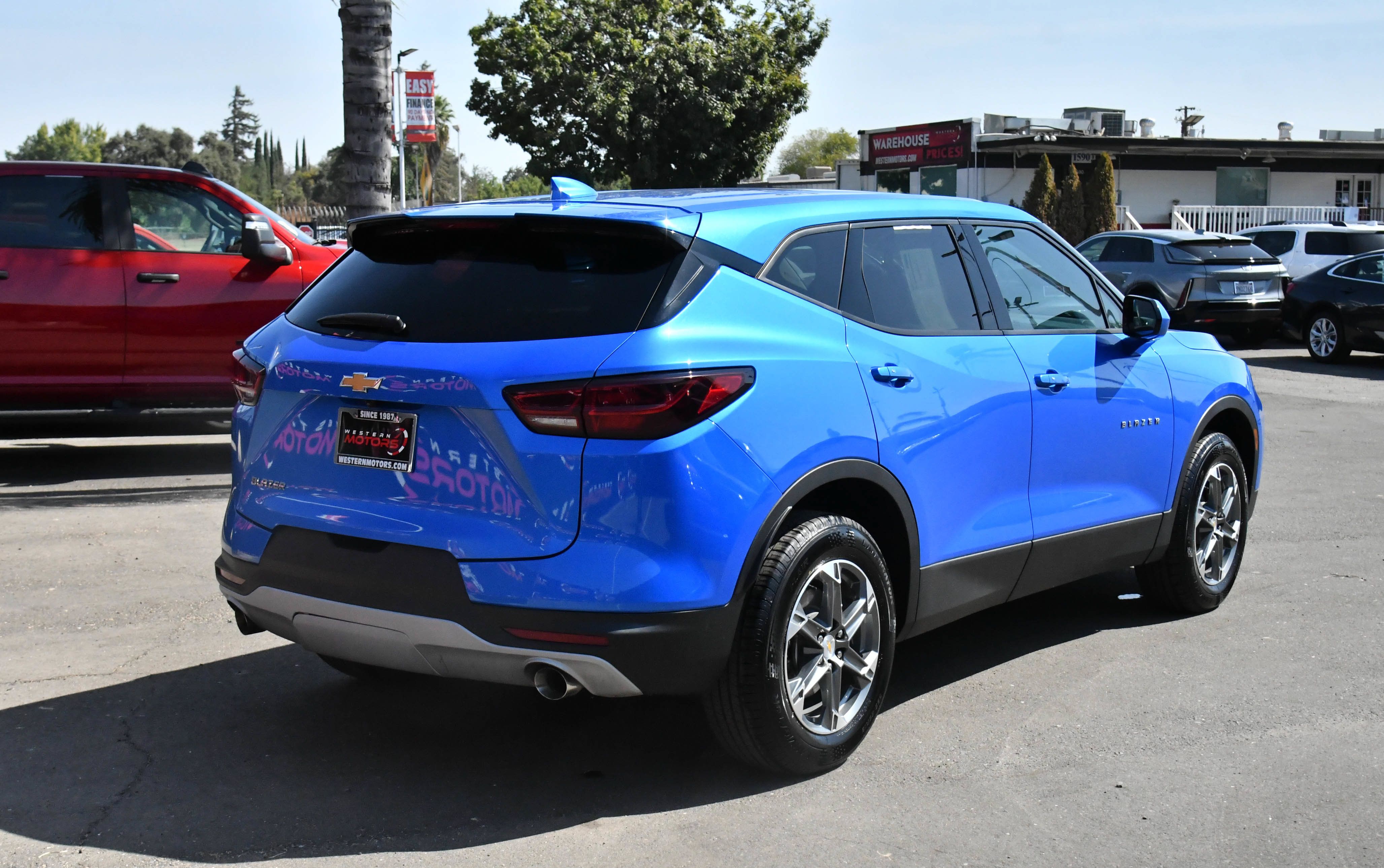 Used 2025 Chevrolet Blazer LT FWD image 8