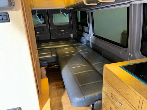 Used 2008 Freightliner Sprinter 3500 image 30