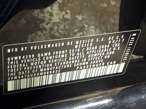 Used 2017 Volkswagen GTI SE image 30