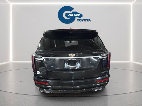 Used 2022 Cadillac XT6 Sport w/ Platinum Package AWD/4WD image 9