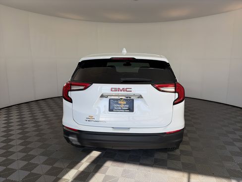 Used 2023 GMC Terrain SLE FWD image 9