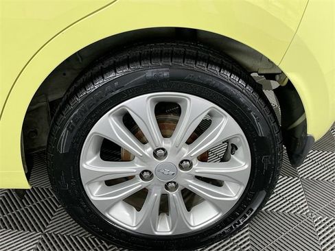 Used 2017 Chevrolet Spark LT image 33