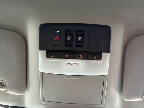 Used 2024 Nissan Pathfinder Platinum image 26