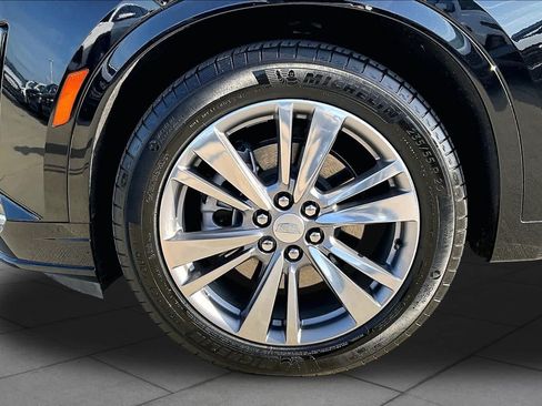 Used 2025 Cadillac XT6 Premium Luxury AWD/4WD image 10