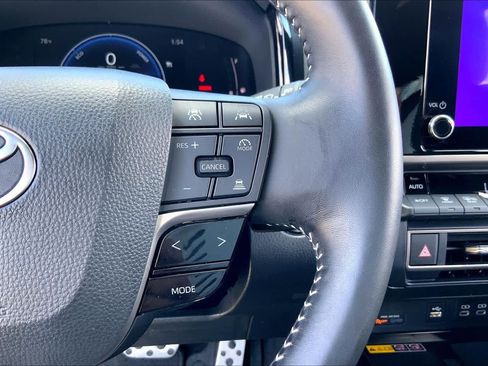 Certified 2025 Toyota Camry SE image 24