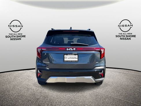 Used 2024 Kia Seltos EX AWD/4WD image 6