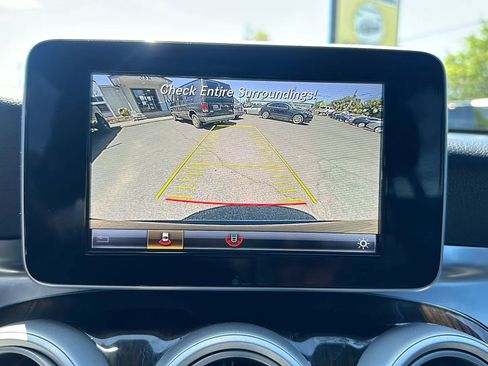 Used 2019 Mercedes-Benz GLC 300 4MATIC image 10