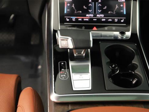 Certified 2025 Audi Q8 Prestige w/ Prestige Package image 21