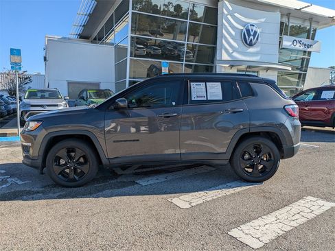 Used 2021 Jeep Compass Latitude image 12