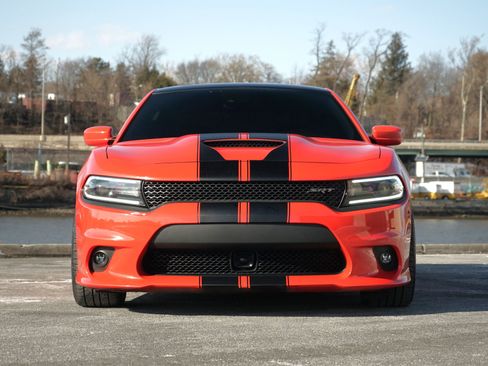 Used 2016 Dodge Charger SRT w/ Harman/Kardon Audio Group image 8