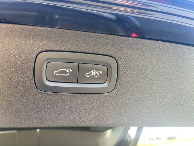 Used 2025 Volvo XC90 T8 Plus w/ Protection Package AWD/4WD image 7