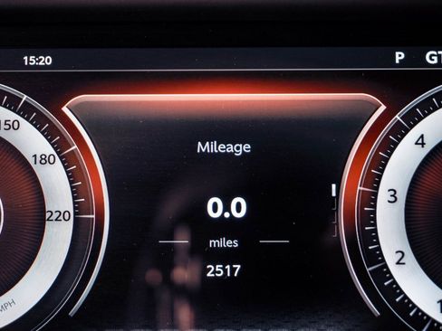 Used 2024 Aston Martin DB12 Coupe image 27