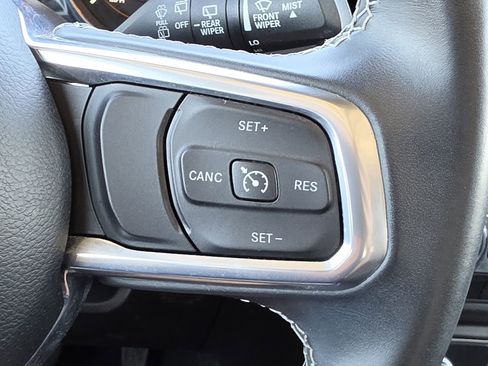 Used 2022 Jeep Wrangler Unlimited Sahara w/ LED Lighting Group AWD/4WD image 17