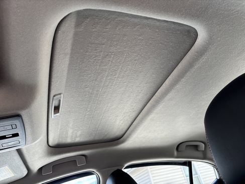 Used 2025 Nissan Sentra SR w/ SR Premium Package image 30