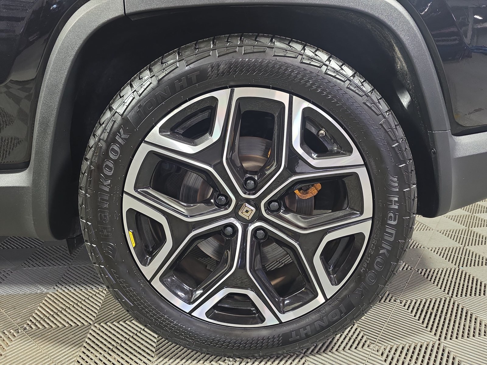 Used 2022 Rivian R1S Launch Edition Quad AWD/4WD image 10
