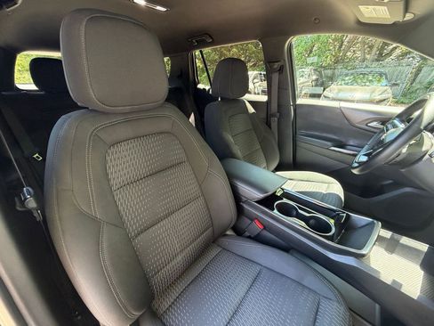 Used 2025 Chevrolet Equinox LT FWD image 36