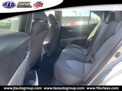 Used 2018 Toyota Camry LE FWD image 10
