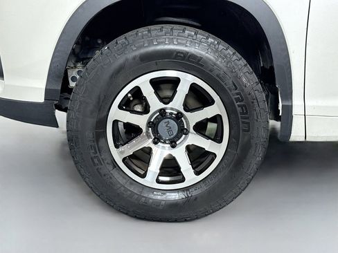 Used 2017 Toyota Highlander XLE AWD/4WD image 9